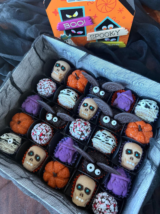 25 Spooky Halloween Brigadeiro box